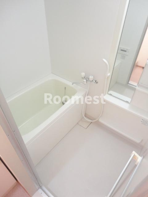 メゾンタキガワの浴室|日々の疲れを癒すお風呂付です