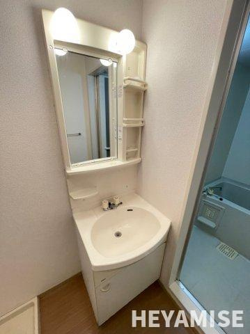 サンシャインプレイスTAKEの独立洗面台|※反転間取りのお部屋の画像です※※現況を優先します※
