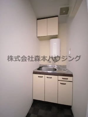 【キッチン】 | 　アリーナ長田 | 給湯室です