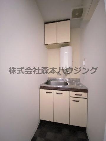 【キッチン】 | 　アリーナ長田 | 給湯室です