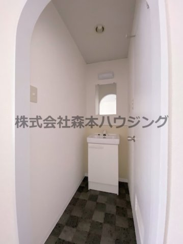 【洗面所】 | 　アリーナ長田 | ゆったりとスペースのある洗面所