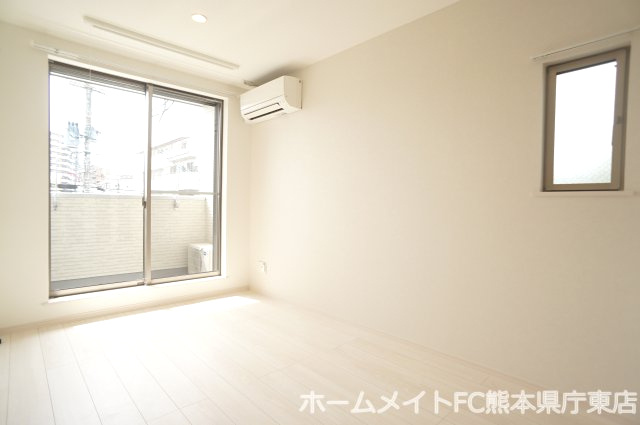 熊本市中央区南熊本１丁目のアパートの居間・リビング