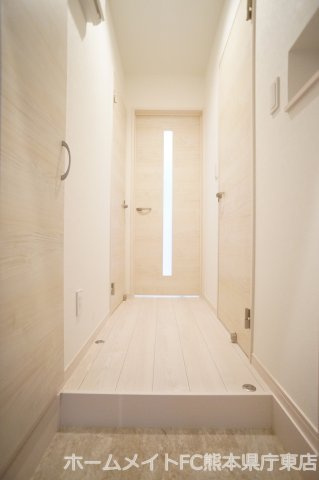 熊本市中央区南熊本１丁目のアパートの玄関