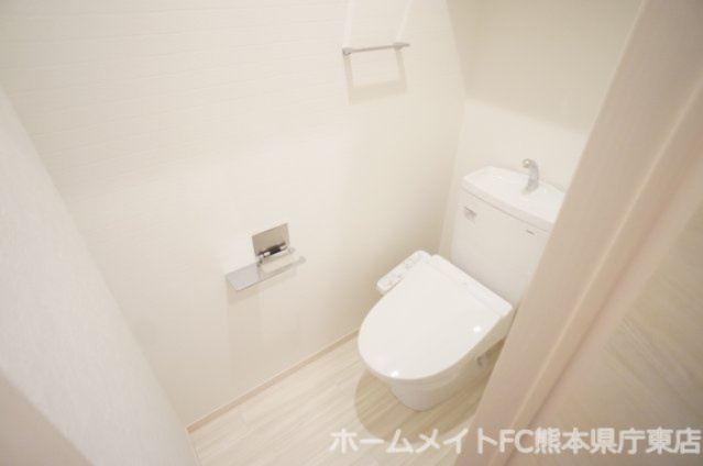 熊本市中央区南熊本１丁目のアパートのトイレ|同施工会社の類似の画像となります。