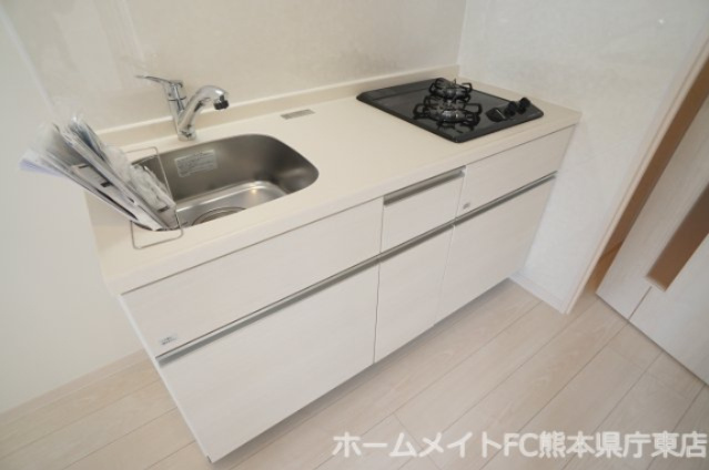 熊本市中央区南熊本１丁目のアパートのキッチン|同施工会社の類似の画像となります。