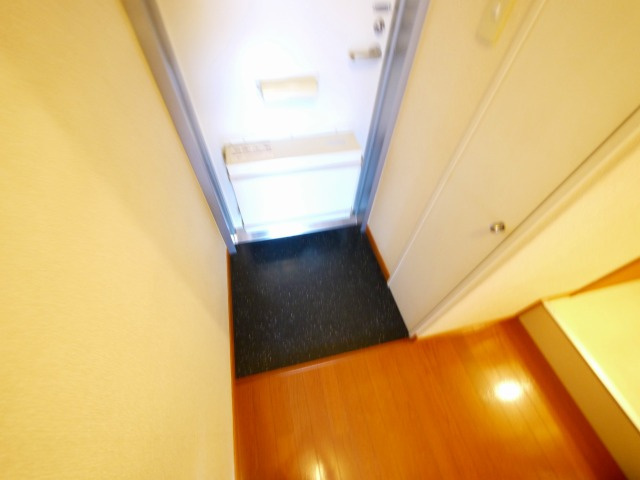 レオパレスＳＯＰＲＡの玄関|ゆったりとした玄関です