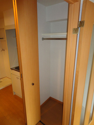 【収納】 | クウィーンウッド城西 | 別号室の写真になります。現況優先。