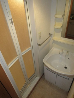 【洗面所】 | クウィーンウッド城西 | 別号室の写真になります。現況優先。