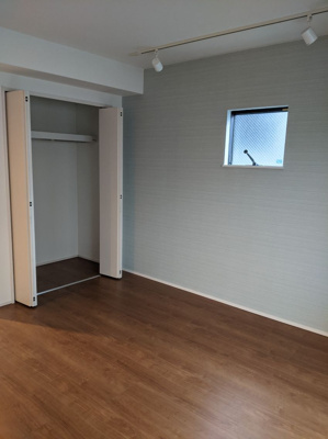 【居間・リビング】 | メゾンクラッセ日赤通り | 別号室の写真になります。現況優先。