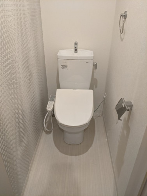 【トイレ】 | メゾンクラッセ日赤通り | 別号室の写真になります。現況優先。