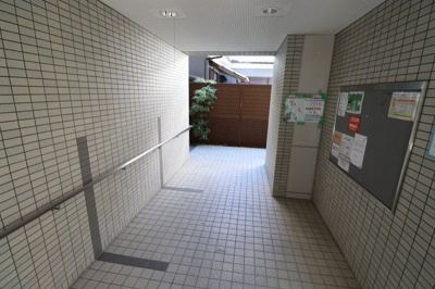 【ロビー】 | ユアーズ