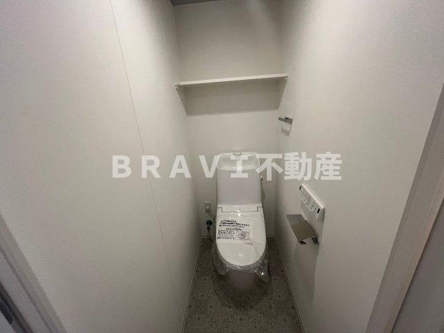 レジュールアッシュ谷町四丁目グランクラスのトイレ|ゆったりとした空間のトイレです