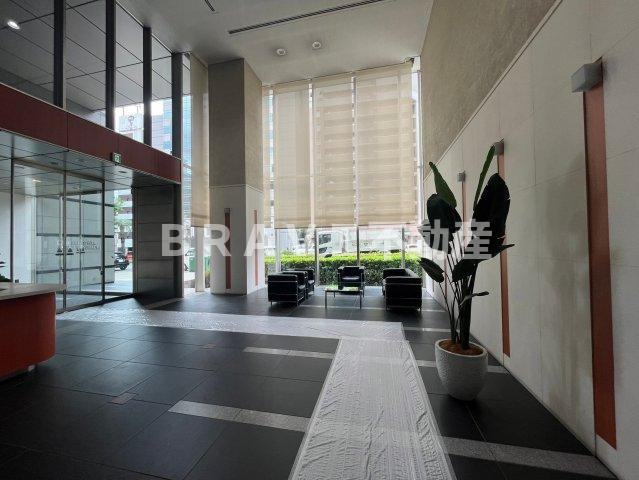 ロイヤルタワー大阪谷町　BRAVI不動産のロビー|清潔なロビーです