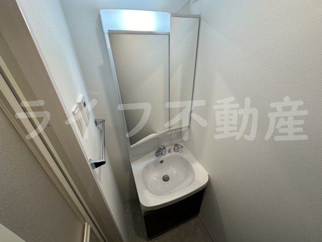 スプランディッド荒本駅前DUEの独立洗面台