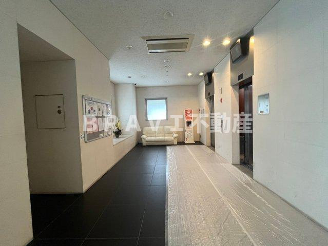 ロイヤルタワー大阪谷町　BRAVI不動産のロビー