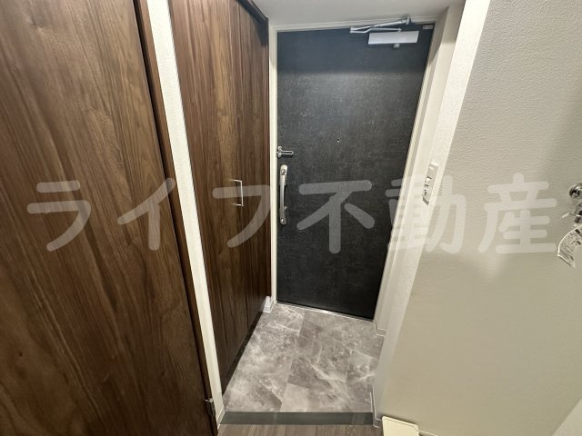 スプランディッド荒本駅前DUEの玄関