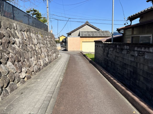 四日市市八王子町 売土地の前面道路含む現地写真