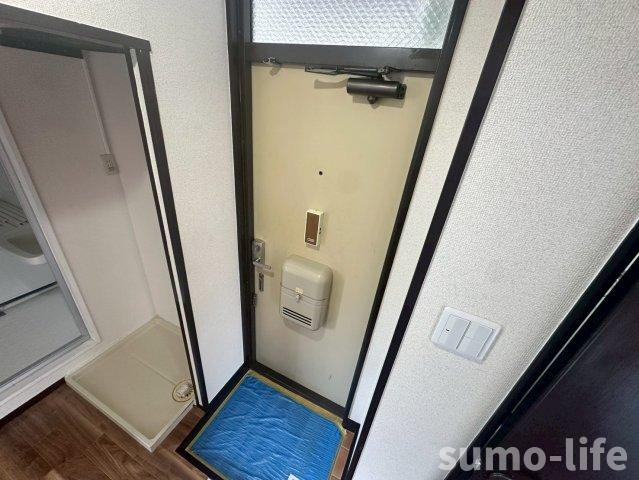 古川ハイツの玄関