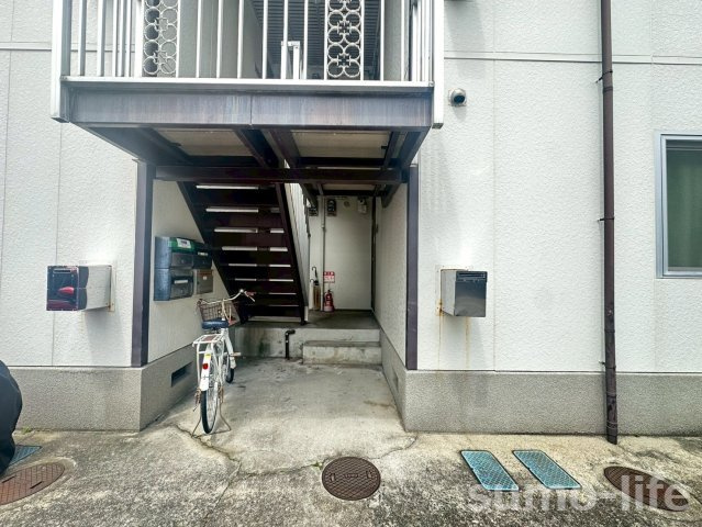 古川ハイツのエントランス