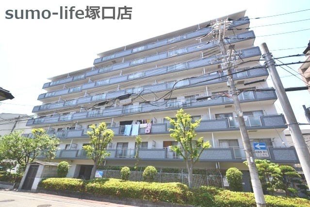 エクセル中央の外観