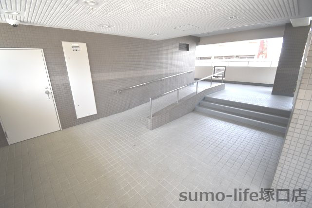 グランドール園田のロビー