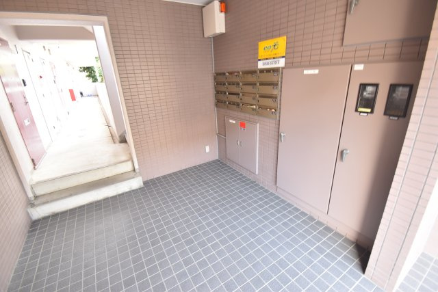 芦屋三木マンションのエントランス