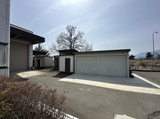 【外観】 | 敷地内にあるガレージ