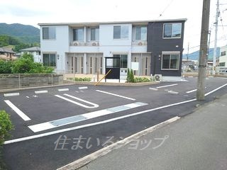 広島市安佐北区三入６丁目のアパートの駐車場