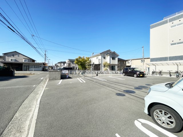 フルールの駐車場