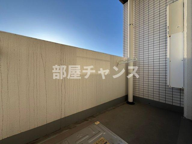 リヴシティ栄のバルコニー|専用の収納スペースです