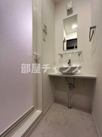 リヴシティ栄の洗面所|独立洗面台、朝の身支度には欠かせません