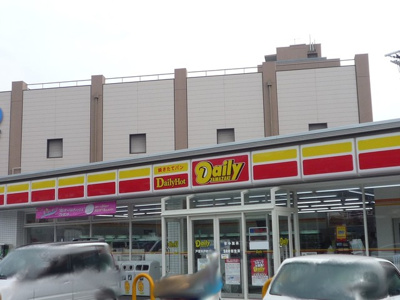 デイリーヤマザキ戸塚平戸町店まで700m