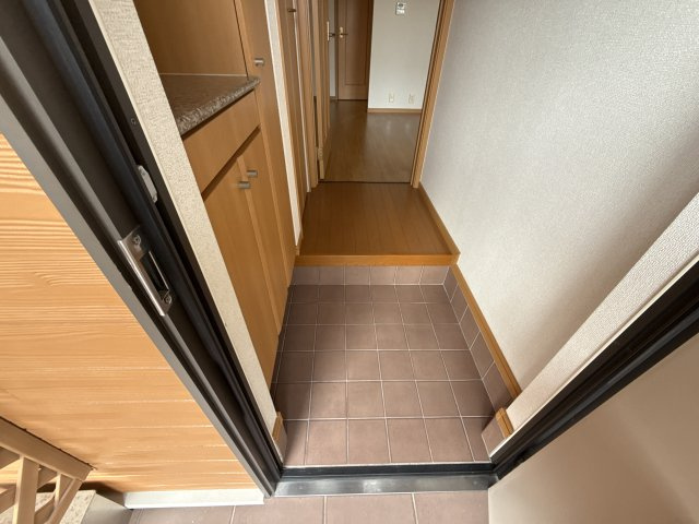 プラム・ジェルメの玄関