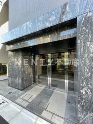 【エントランス】 | ＡＲＣＯＢＡＬＥＮＯ　ＴＡＭＡＧＡＷＡ　ＡＺ（アルコバレーノ多摩川ＡＺ | 落ち着いたエントランスです