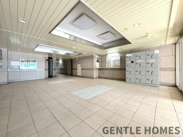 ミリオンコーポラスニュー白亜館のエントランス