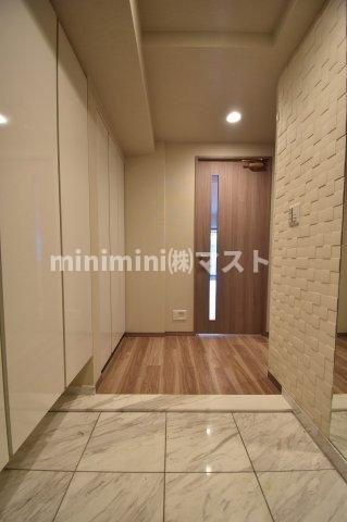 プレサンスレジェンド堺筋本町タワーの玄関|他部屋参考写真