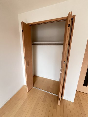 大阪市城東区鴫野西３丁目の賃貸マンションの収納