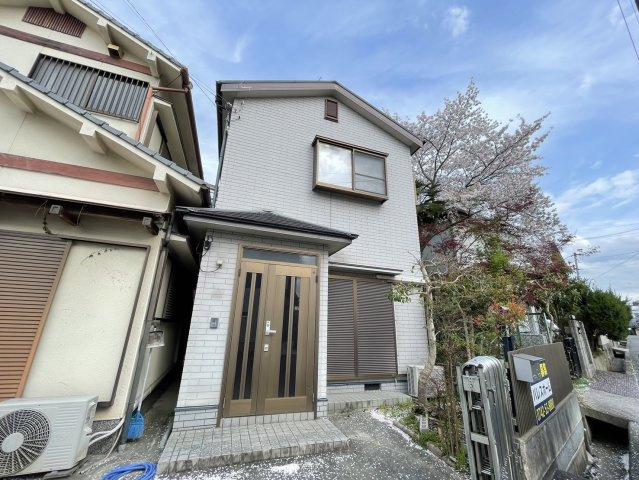 高畑町1LDK戸建の外観|キレイな外観です。