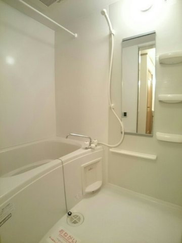 アルクエンシェルＡの浴室