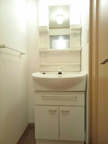 アルクエンシェルＡの洗面所