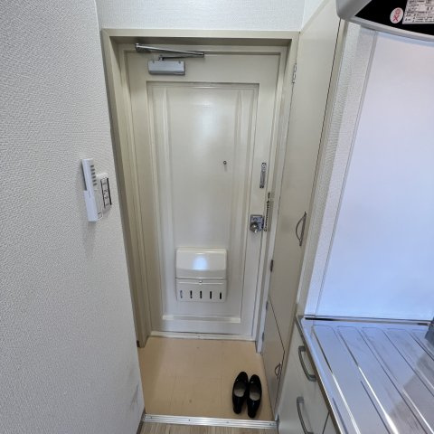 水元マンションの玄関