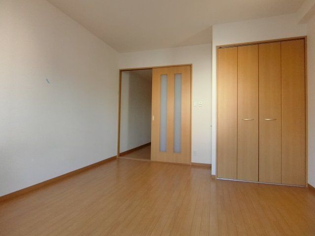 【寝室】 | ソレアード昼ヶ丘