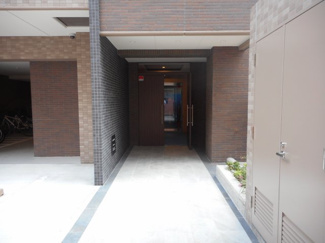 【エントランス】