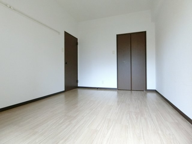 【寝室】 | Elfer天王寺