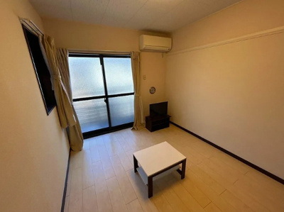 【居間・リビング】 | ブルーリッジⅡ | ※１階はフローリング、２階以上はカーペットになります