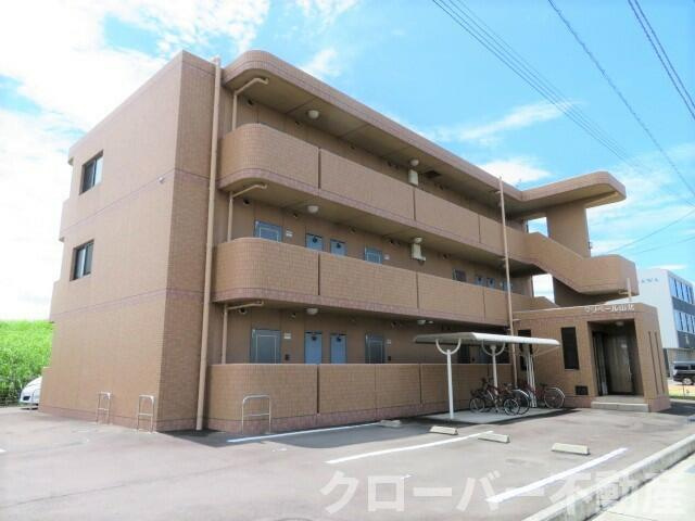 マリベール山北の外観|タイル貼りのきれいな外観