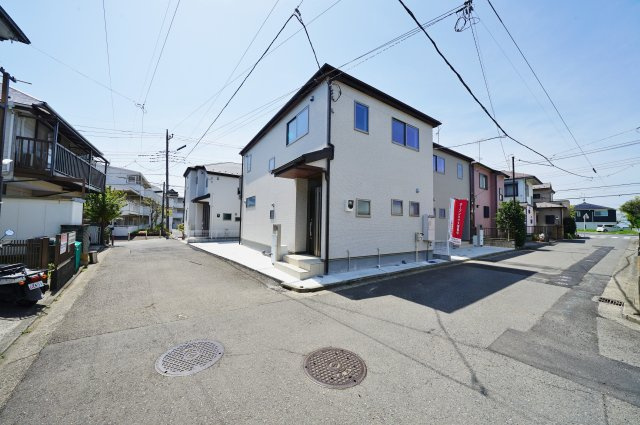 【横浜市旭区中希望が丘241-2全4棟新築戸建て1号棟】★仲介手数料無料★（希望ケ丘小学校・南希望が丘中学校）の前面道路含む現地写真