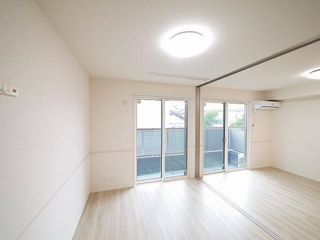 ユーフォリアの洋室|明るい洋室です