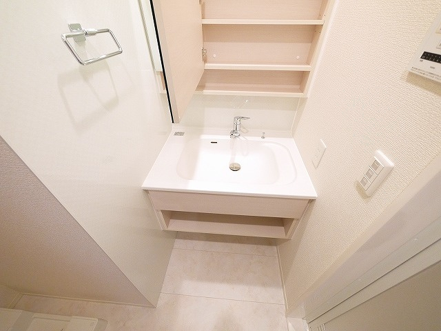 ユーフォリアの洗面所|明るい洗面所です