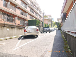 【駐車場】